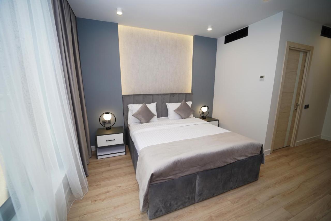 B&M Hotel 예레반 외부 사진