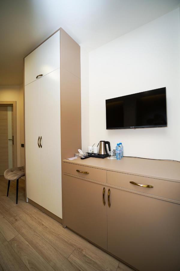 B&M Hotel 예레반 외부 사진