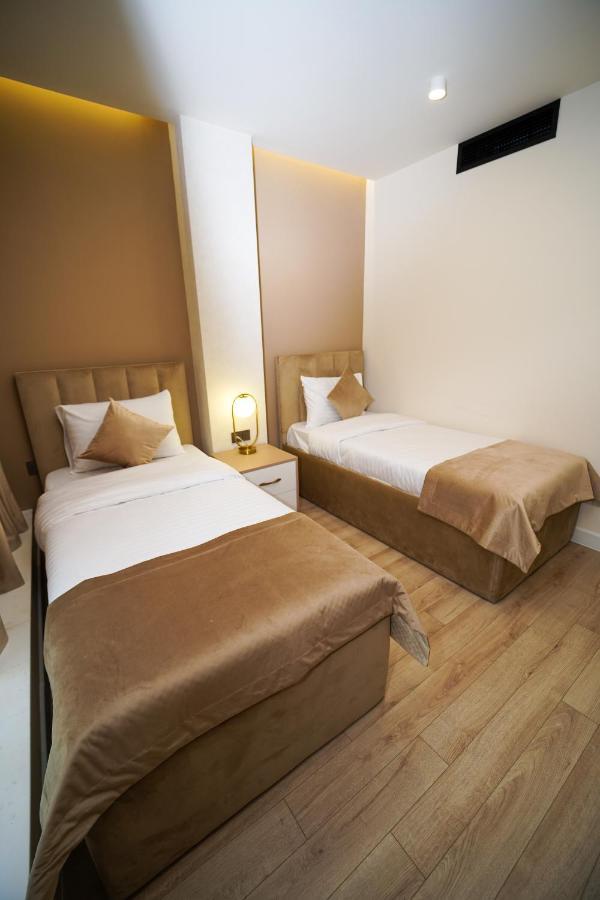 B&M Hotel 예레반 외부 사진