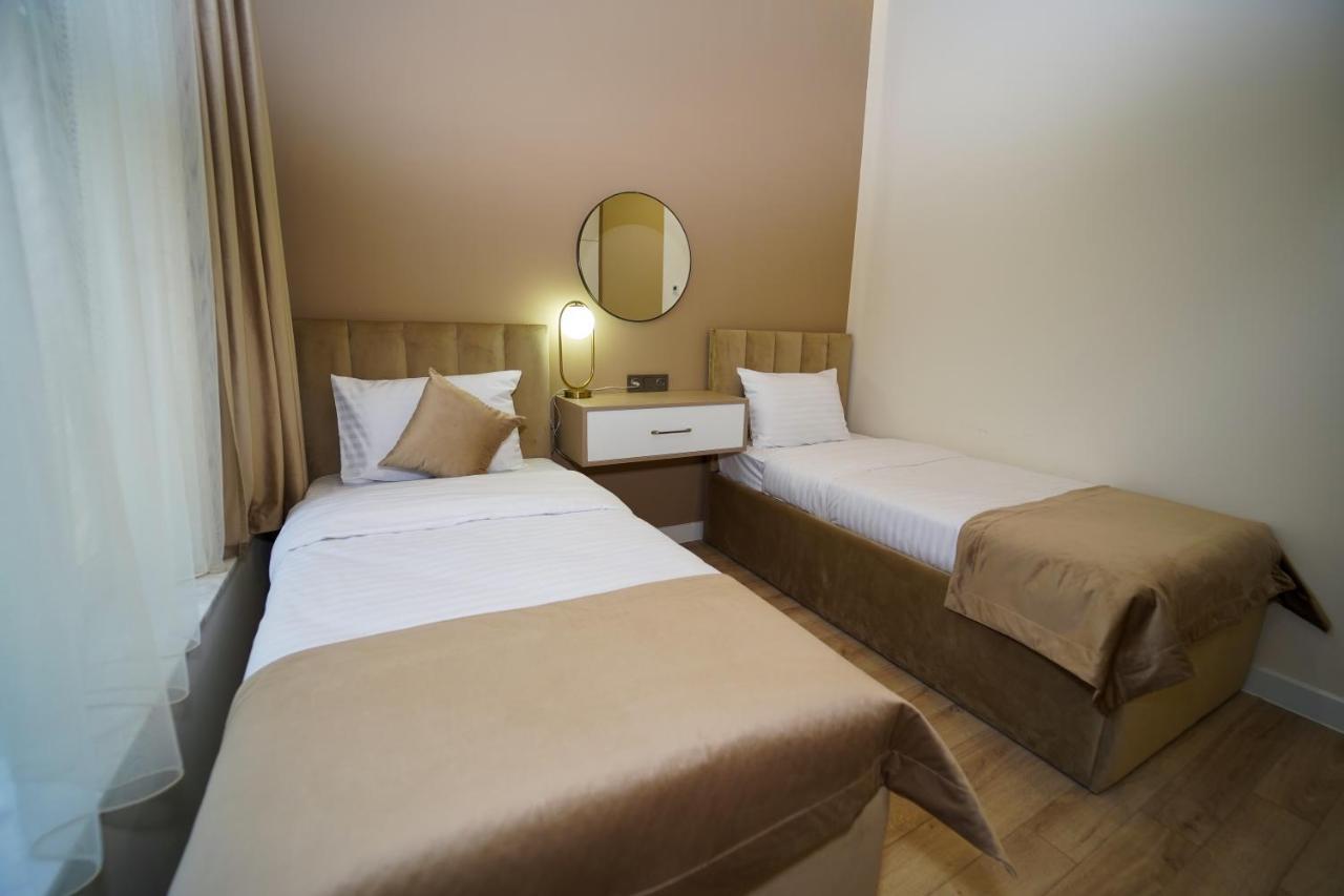 B&M Hotel 예레반 외부 사진