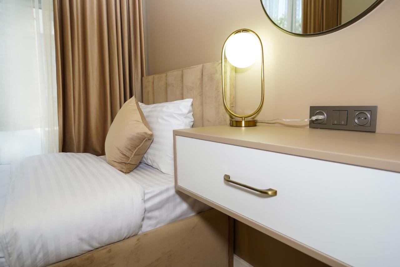 B&M Hotel 예레반 외부 사진